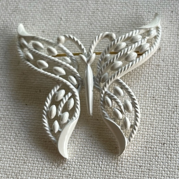 Vintage White Enamel Butterfly Brooch – Openwork Design - Picture 1 of 3